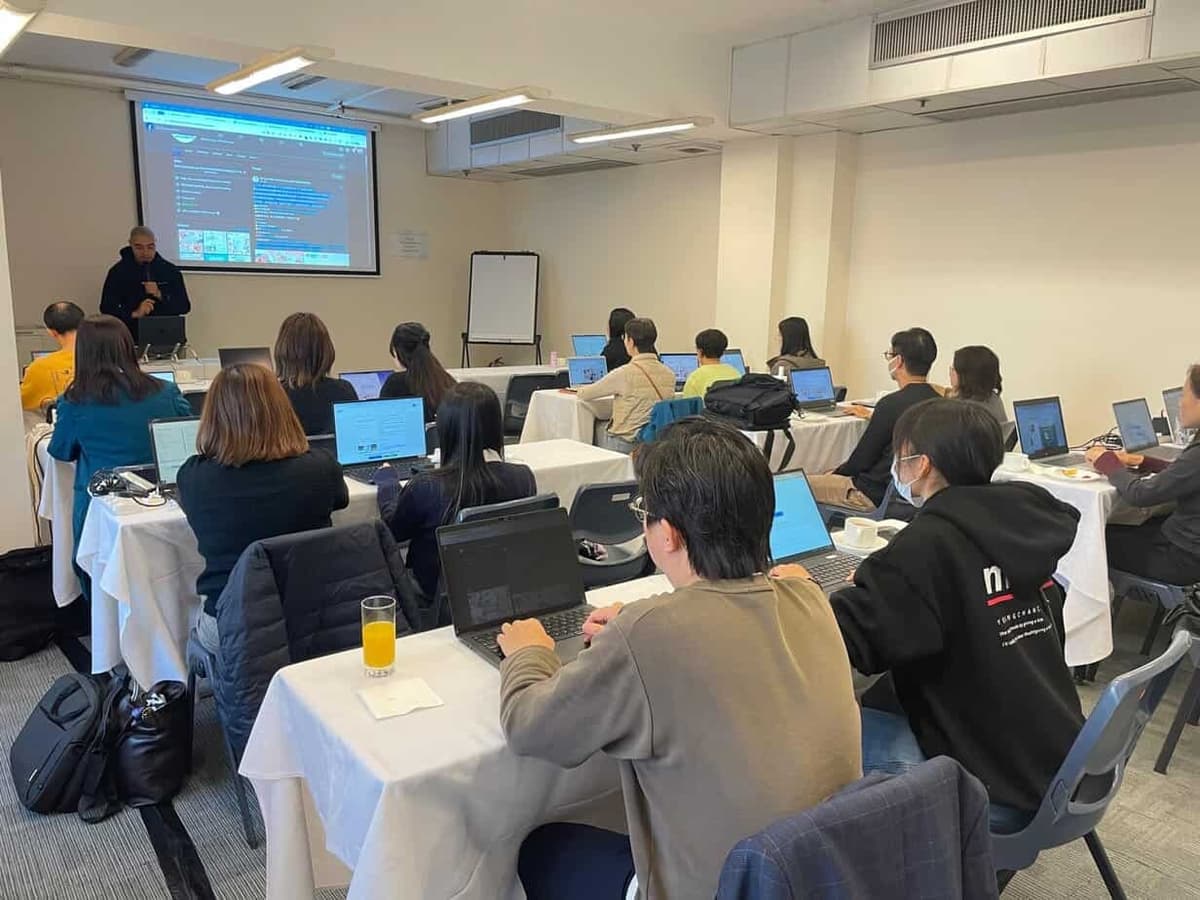 Ivan So leading hands-on SEO and digital marketing corporate training